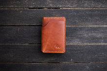 Load image into Gallery viewer, The Cambridge - Vertical bifold wallet (Horween Dublin - Natural)