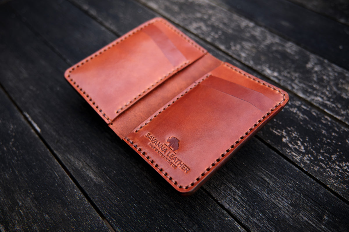 The Cambridge - Vertical bifold wallet (Wickett & Craig Harness - Buck