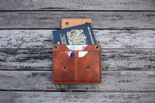 Load image into Gallery viewer, The Ranger - Travel Wallet (Horween Derby - English Tan)
