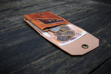 Load image into Gallery viewer, The Great Saxham - Vertical wallet (Horween Dublin - Natural)
