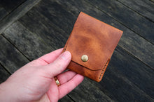 Load image into Gallery viewer, The Great Saxham - Vertical wallet (Horween Dublin - Natural)
