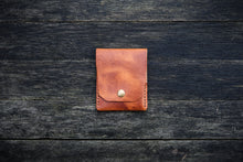 Load image into Gallery viewer, The Great Saxham - Vertical wallet (Horween Dublin - Natural)
