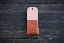 Load image into Gallery viewer, The Great Saxham - Vertical wallet (Horween Dublin - Natural)
