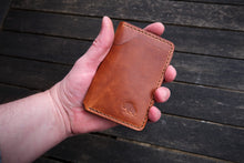 Load image into Gallery viewer, The Cambridge - Vertical bifold wallet (Horween Dublin - Natural)
